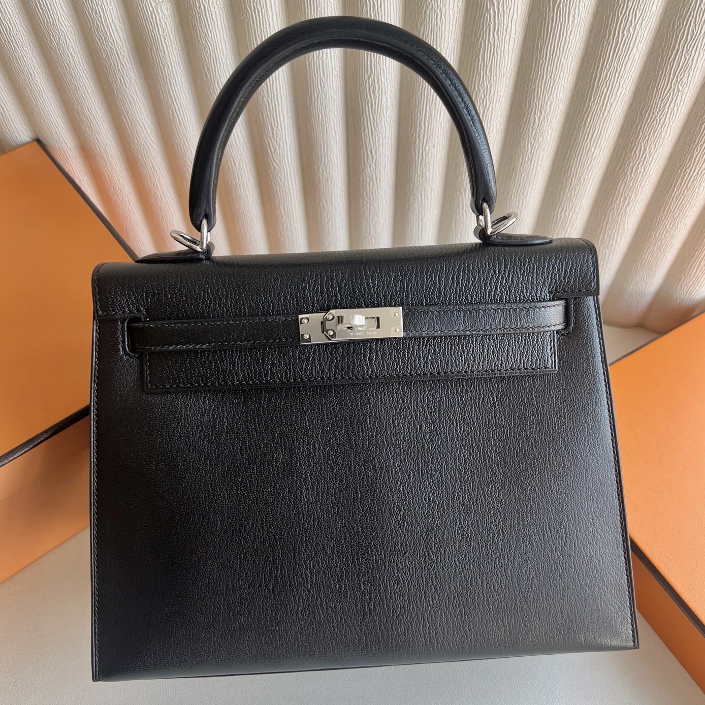 Hermes Kelly Sellier 25 Handmade Bag in Black Chevre Mysore Leather