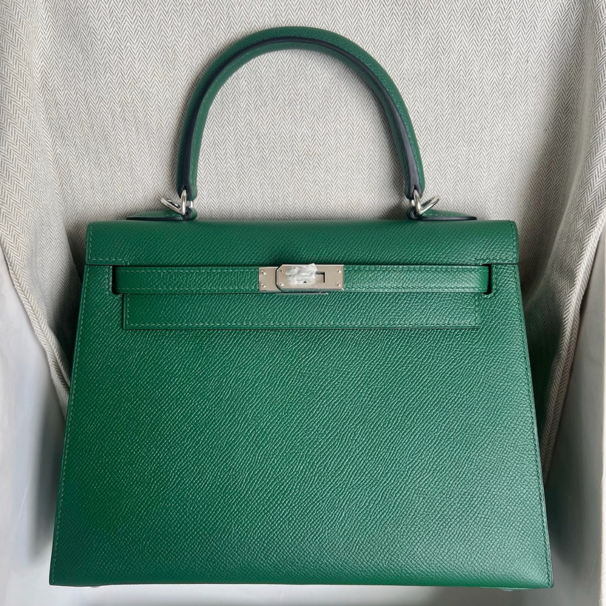 Hermes Kelly Sellier 25 Handmade Bag In Vert Moyen Epsom Calfskin