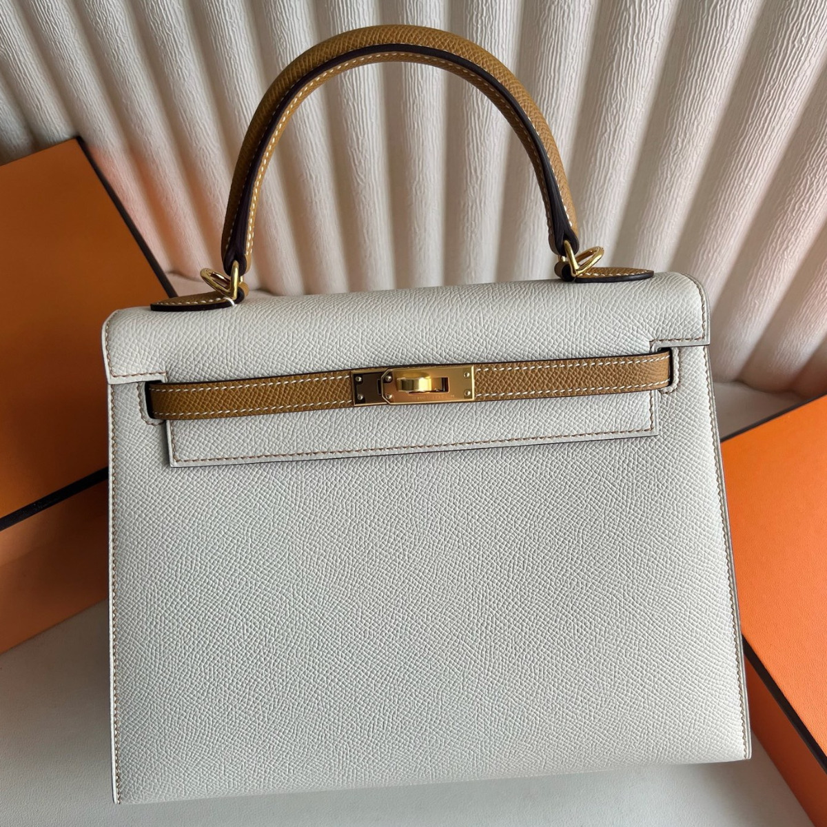 Hermes HSS Kelly Sellier 25 Bag in Craie and Biscuit Epsom Calfskin