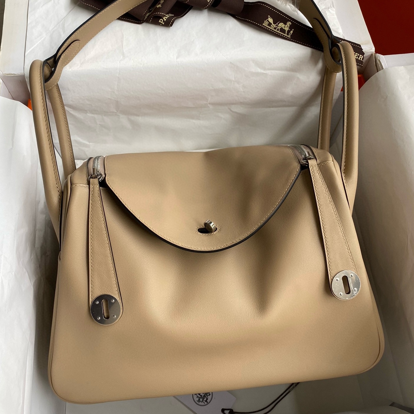 Hermes Lindy 30 Verso Handmade Bag in Trench Swift Calfskin 