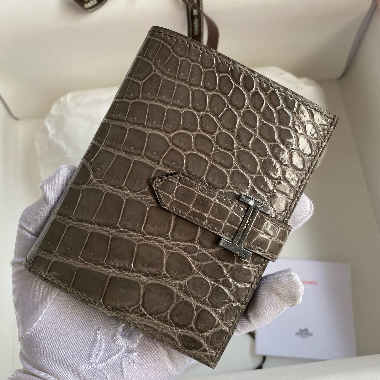 Hermes Bearn Compact Wallet in Gris Tourterelle Shiny Alligator Leather