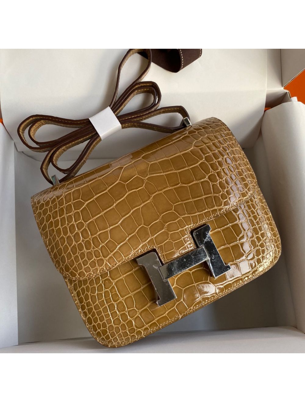 Replica Hermes Constance 18 Handmade Bag In Beige Shiny Alligator Leather