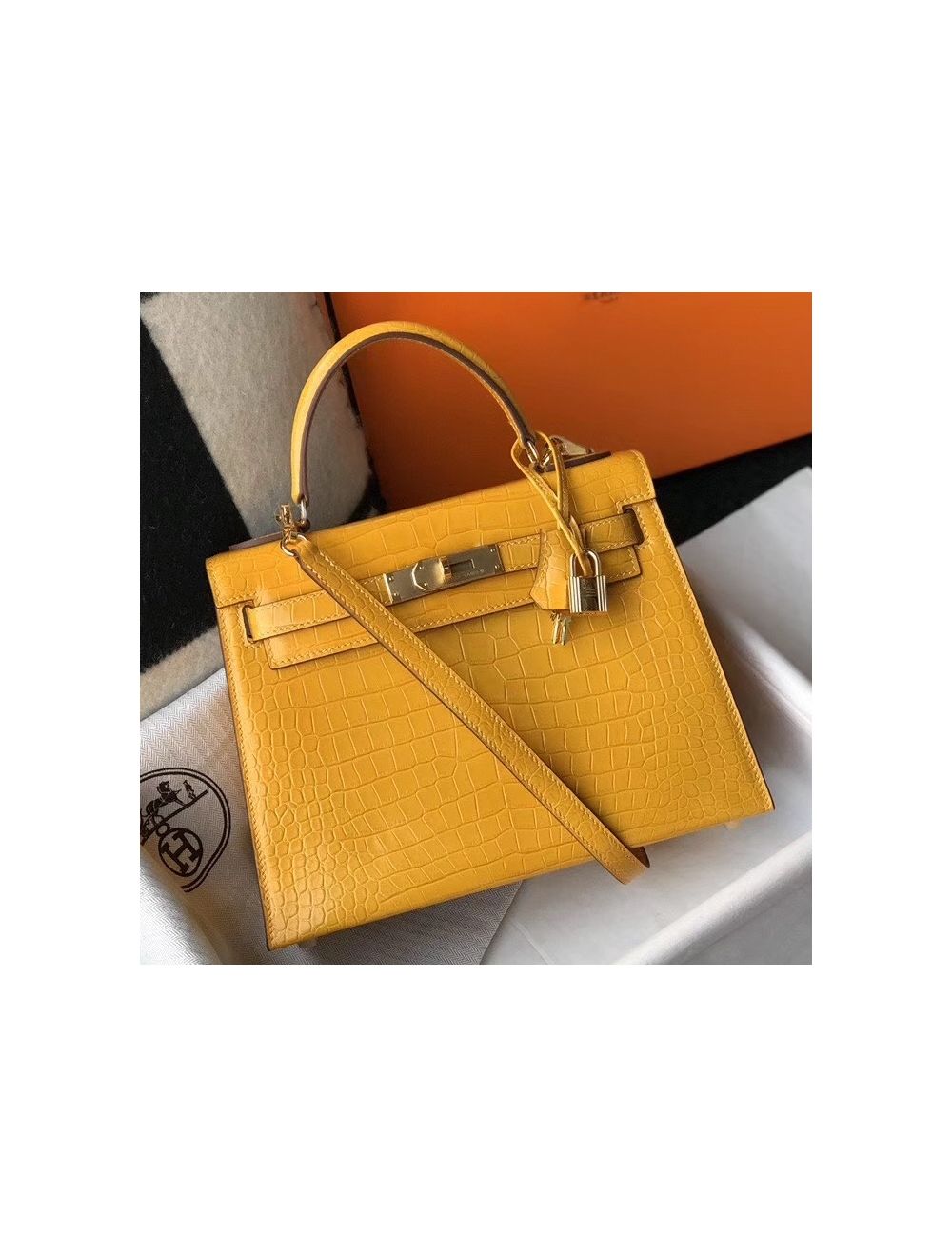 Replica Hermes Kelly 25cm Handmade Bag In Yellow Embossed
