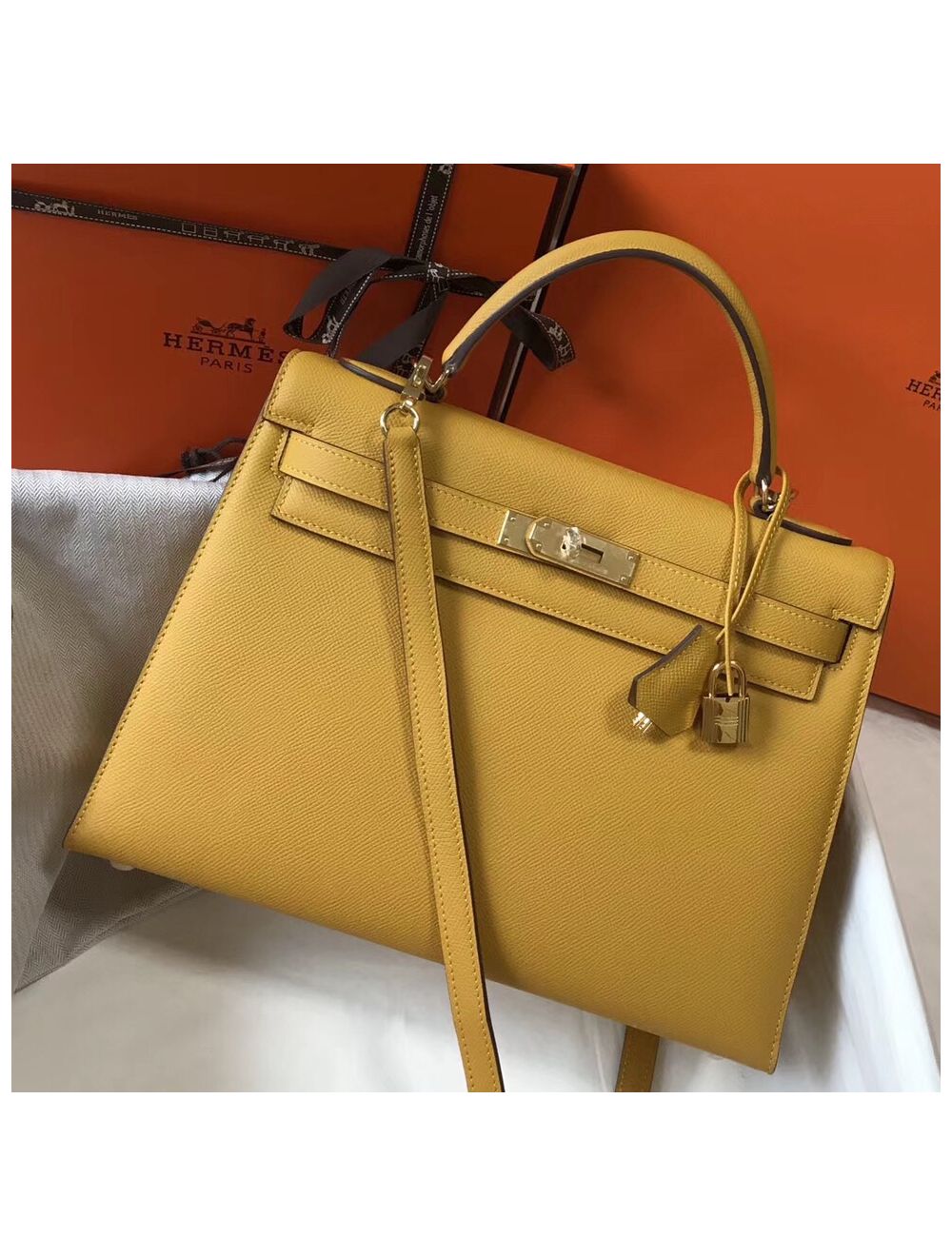 Replica Hermes Kelly 32cm Bag In Yellow Epsom Leather GHW