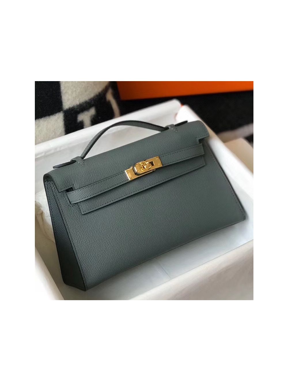 Hermès Kelly Depeches 25 Pouch In Vert Amande Epsom With
