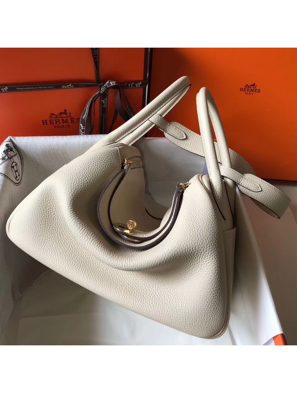 HERMES Taurillon Clemence Lindy 26 Craie 284466