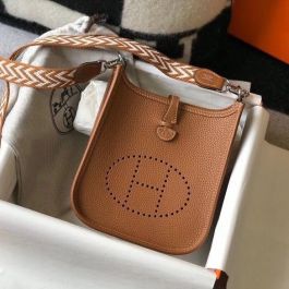 Hermes Evelyne III Taurillon Clemence PM Gold - US