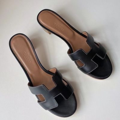 Hermes Oasis Sandals In Black Swift Leather